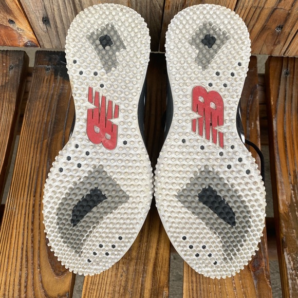 Mens turf shoes NB worn only a few times. Black and white in color size 8.5 - Picture 4 of 4